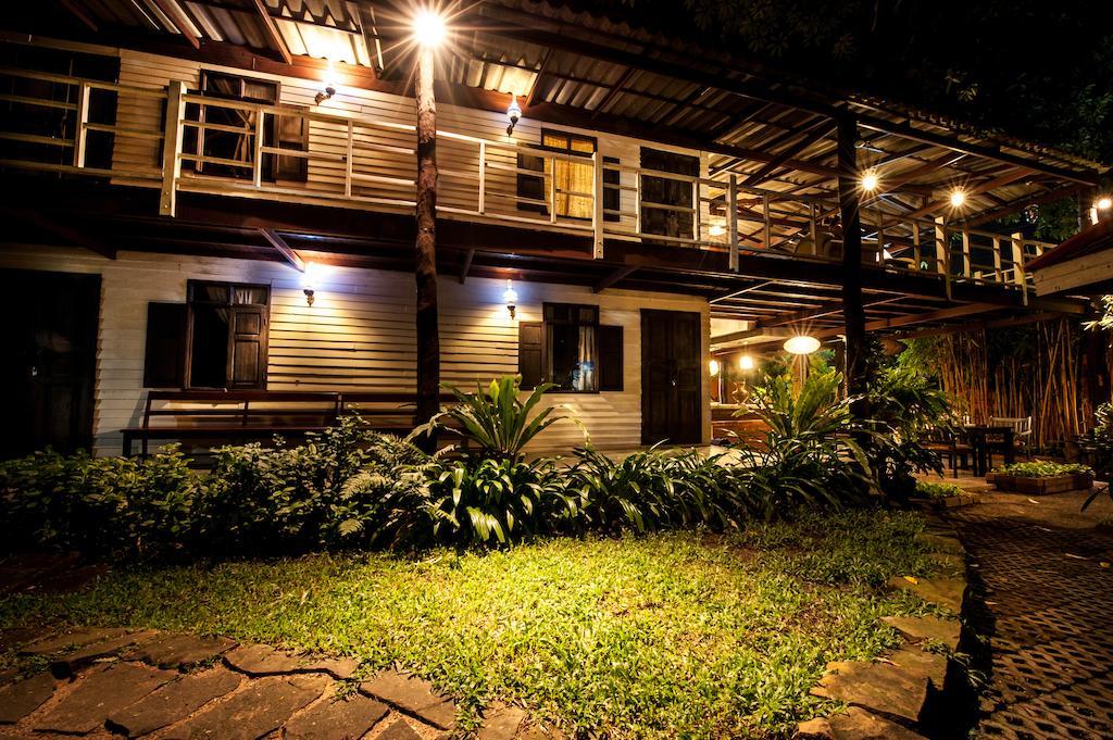 Smile House Boutique Hotel Чиангмай Екстериор снимка