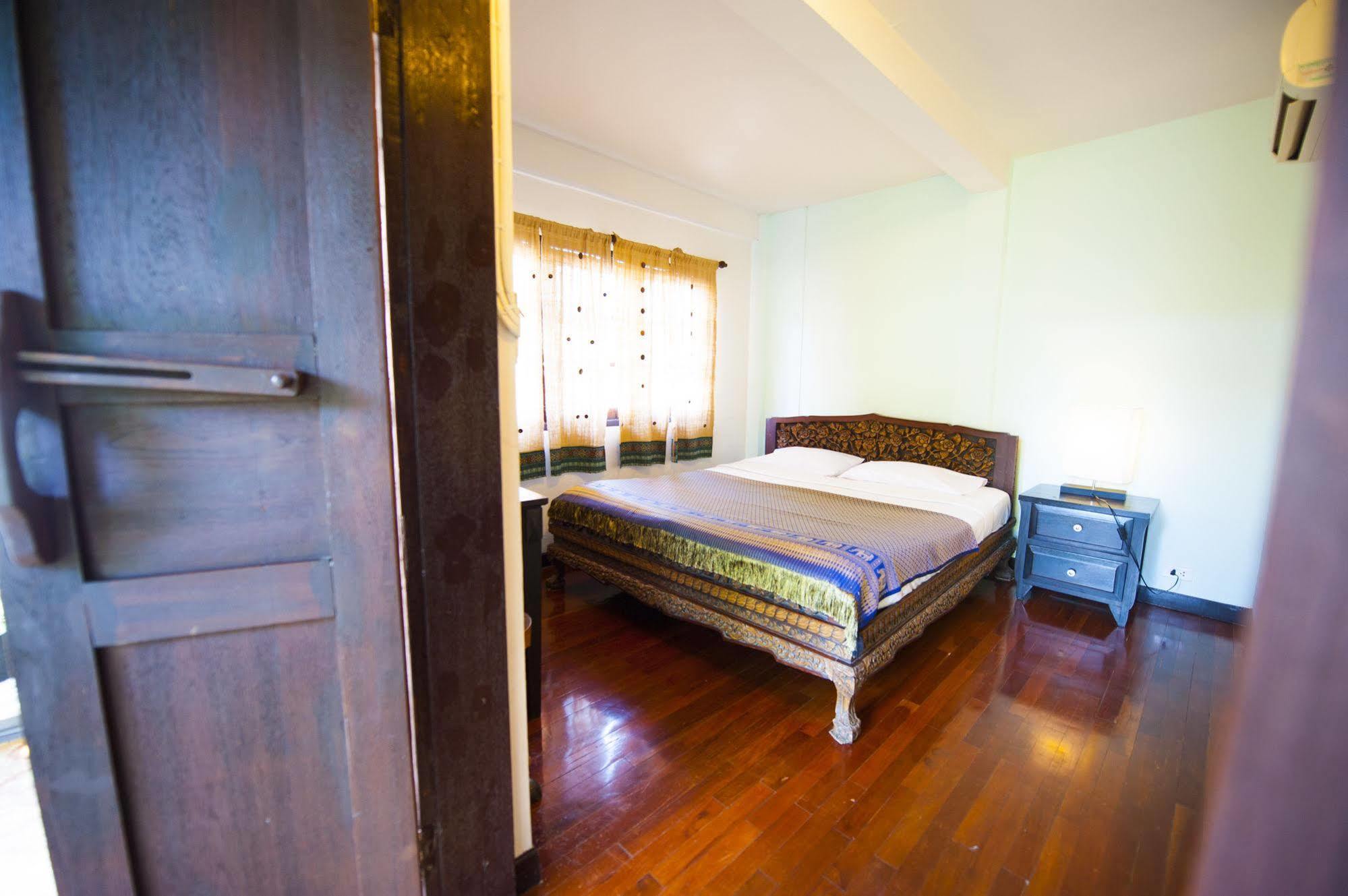 Smile House Boutique Hotel Чиангмай Екстериор снимка