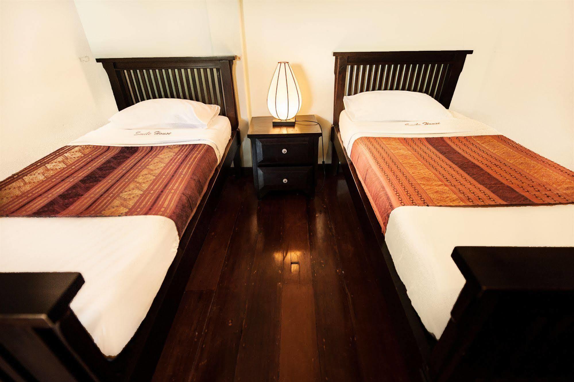 Smile House Boutique Hotel Чиангмай Екстериор снимка